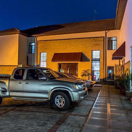 Quo Vadis Hotel Abuja Exterior photo